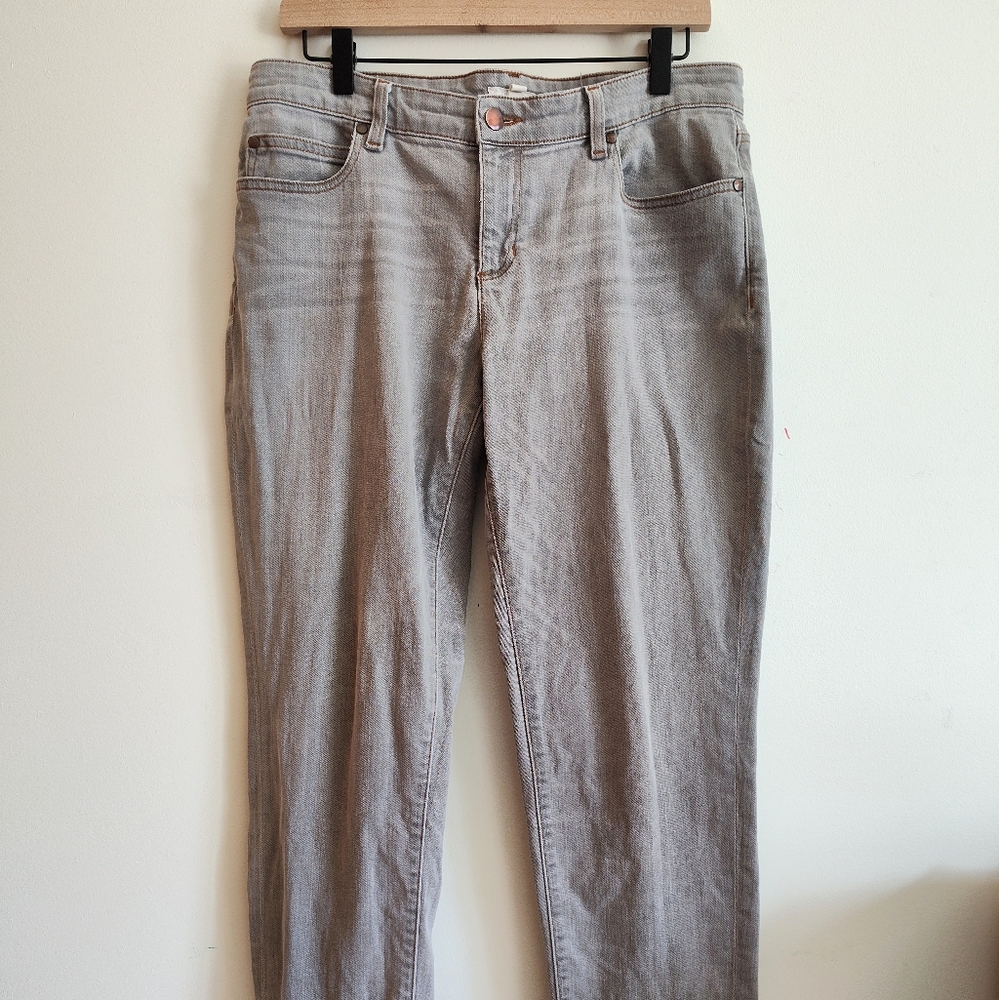 Eileen Fisher Faded Grunge Light Gray Jeans Sz 8 Distressed Tapered Stretch